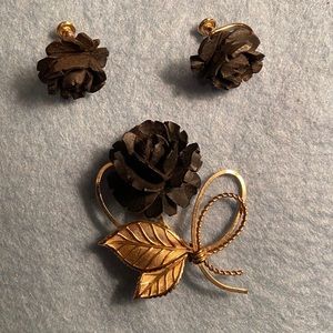 Van Dell Three Piece Black Rose Pin & Earrings